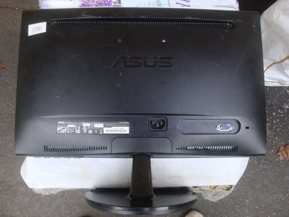Продам недорого Led монітор для комп'ютера ASUS 197DE (Під ремонт)