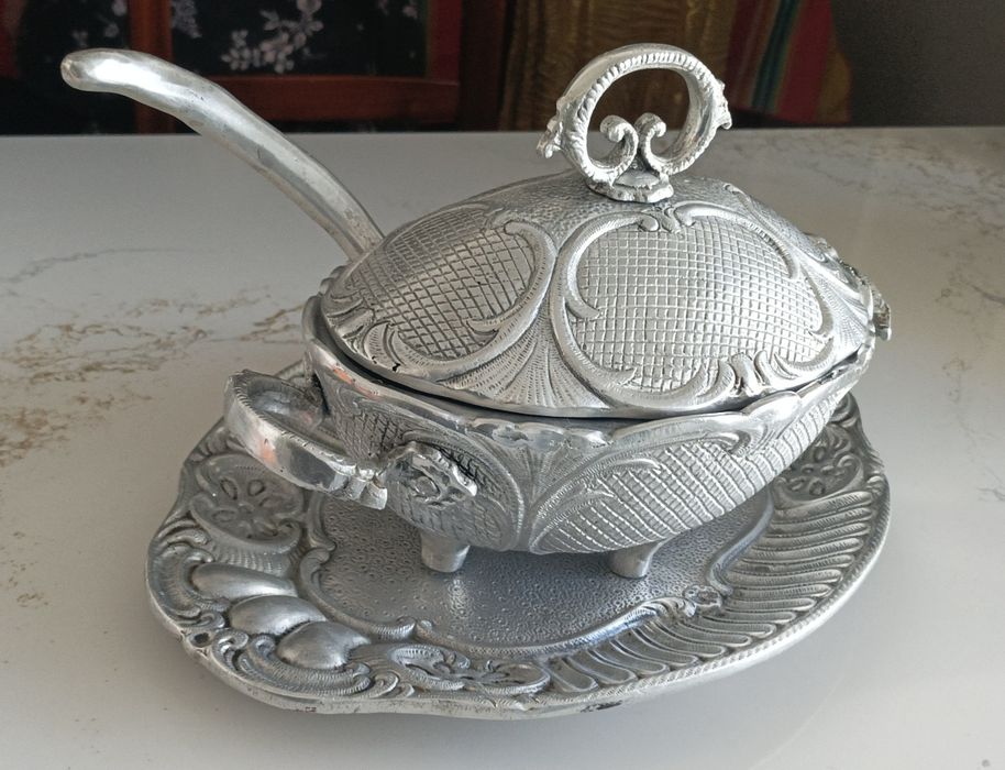 Tin Terrine441861169617326080