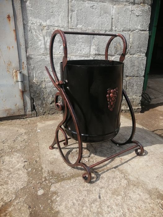 Урна мусорка.         .