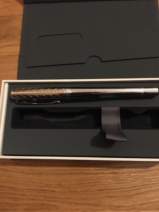 Caneta Parker Nova em Caixa