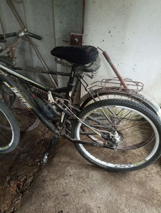 Bicicleta BTT super resistente