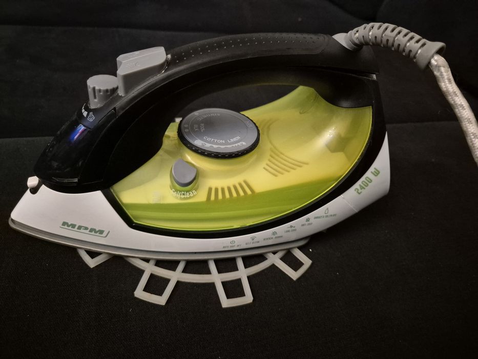 Żelazko mpm 2400W self clean sprawne