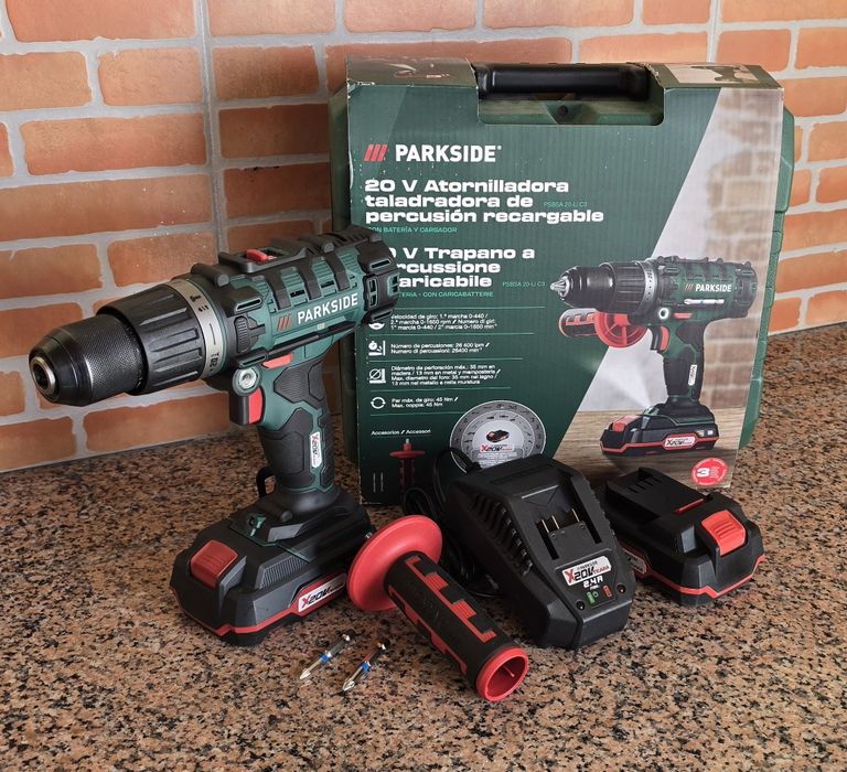 Berbequim com Martelo Parkside 20V (NOVO) + 2 Bat 2ah + Carregador