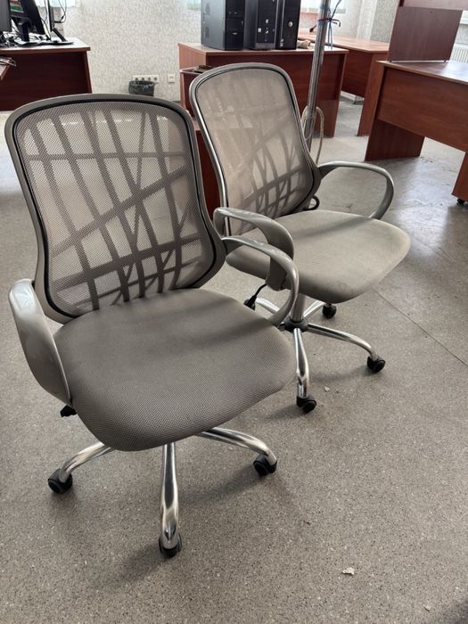 Кресло офисное состояние хорошее