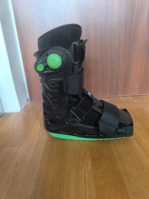 Sprzedam but ortopedyczny