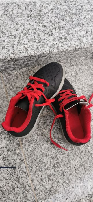 Sapatilhas Kipsta para futebol tam 26