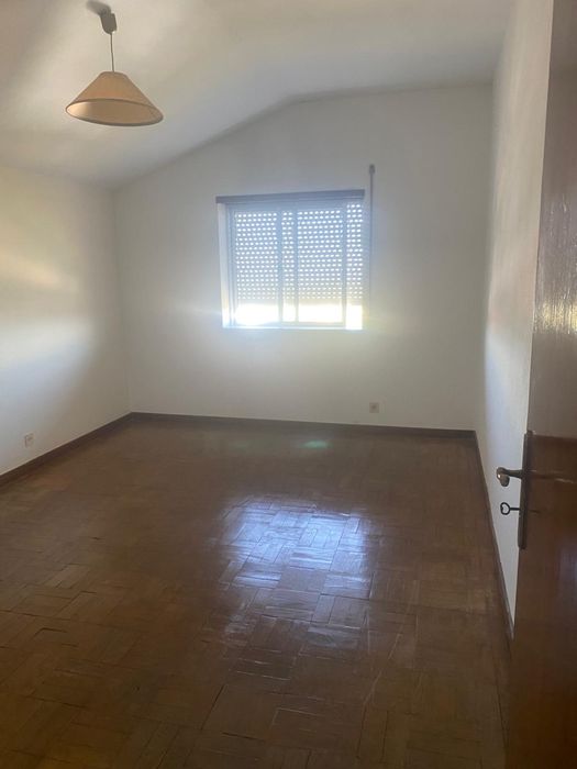 Arrenda-se apartamento