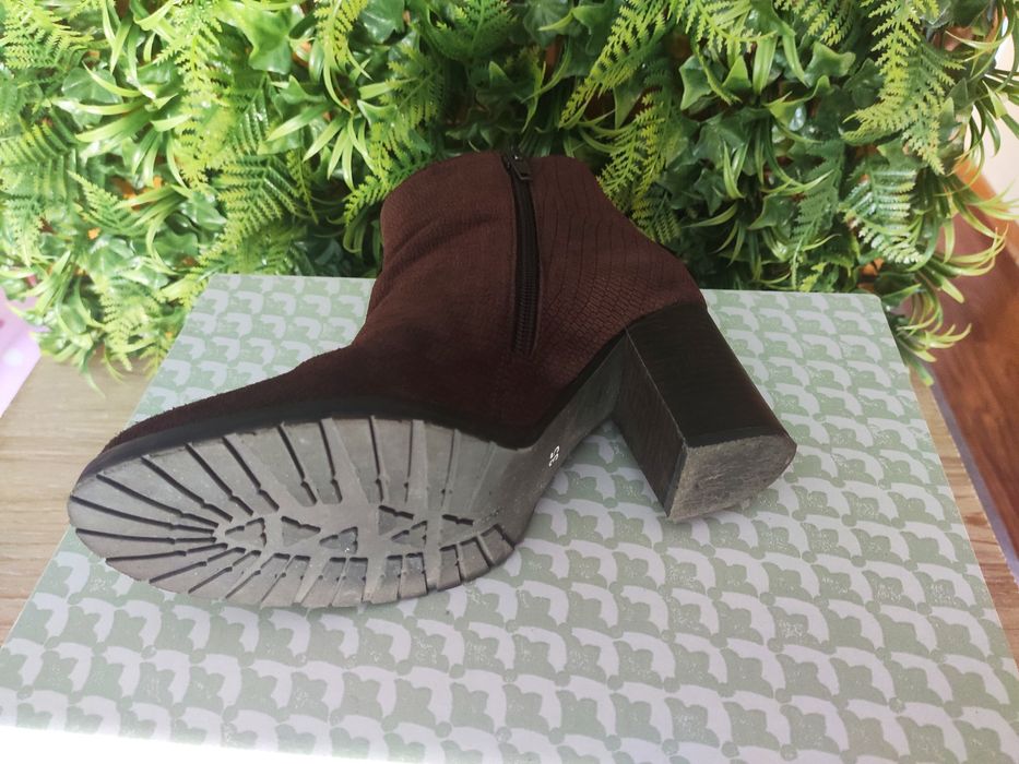 Botins camurça da Sofia Costa Shoes