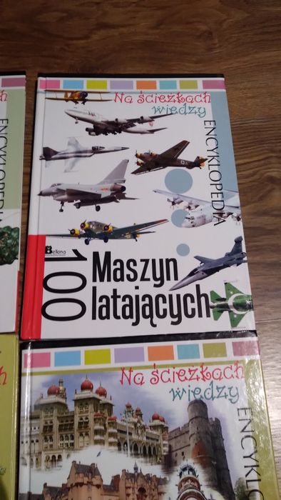 Zestaw 6 książek używanych w dobrym stanie.