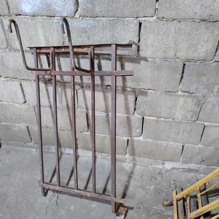 Решетки металлические на окна, балконы, заборы б/у