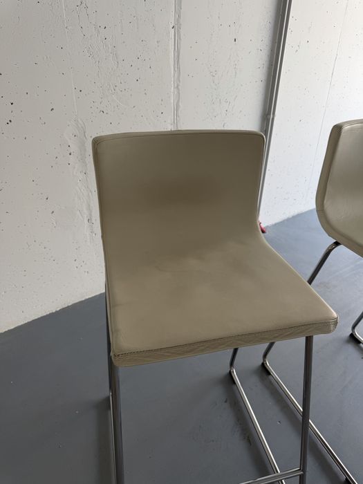 2 Bancos altos ikea bege