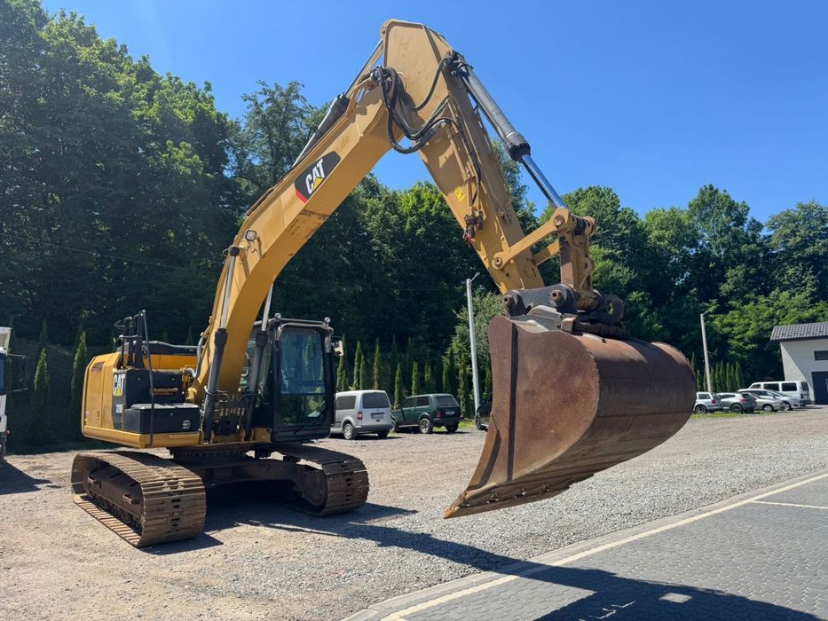 Екскаватор гусеничний Caterpillar 320E