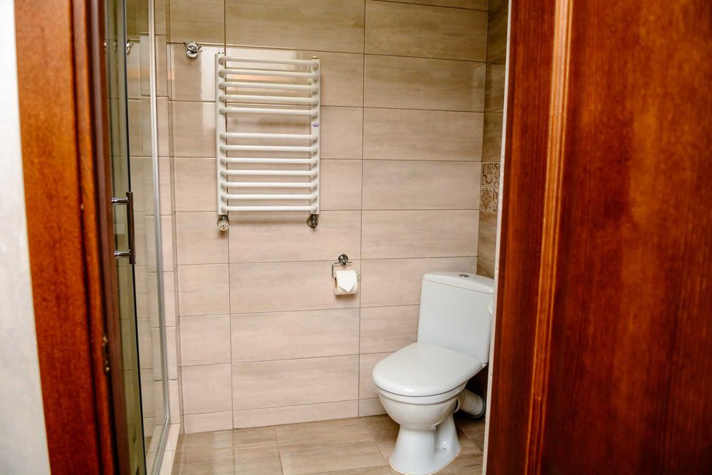 Діючий готель-ресторан в Поляниці