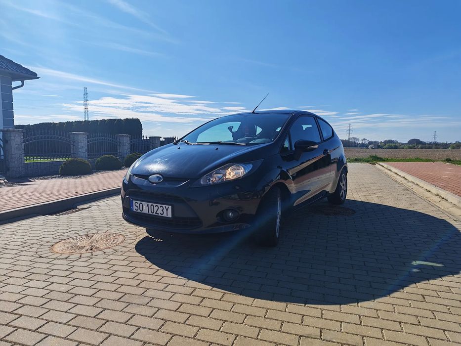 Ford Fiesta Ford Fiesta 1.25 60KM • Nowy rozrząd i rozrusznik Nowe opony Zima+Lato