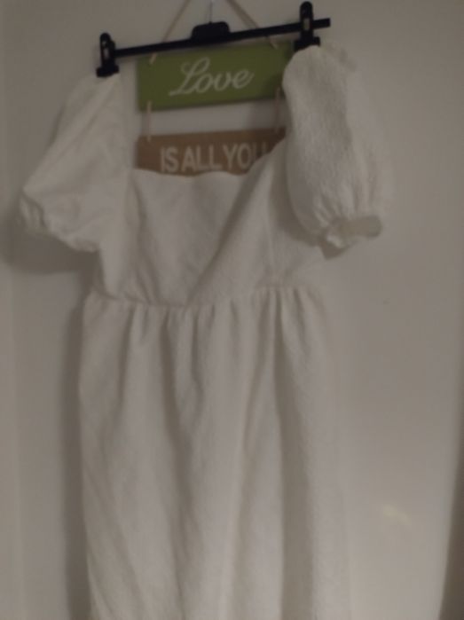 Sukienka damska biała bufiasty rękaw