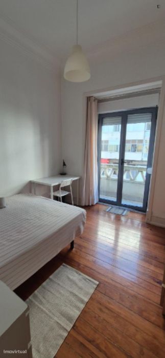 Quarto - localizado em Arroios Lisbon