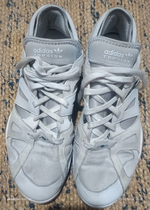 Tênis adidas torsion 44.5