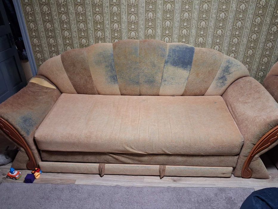 Віддам БЕЗКОШТОВНО диван.