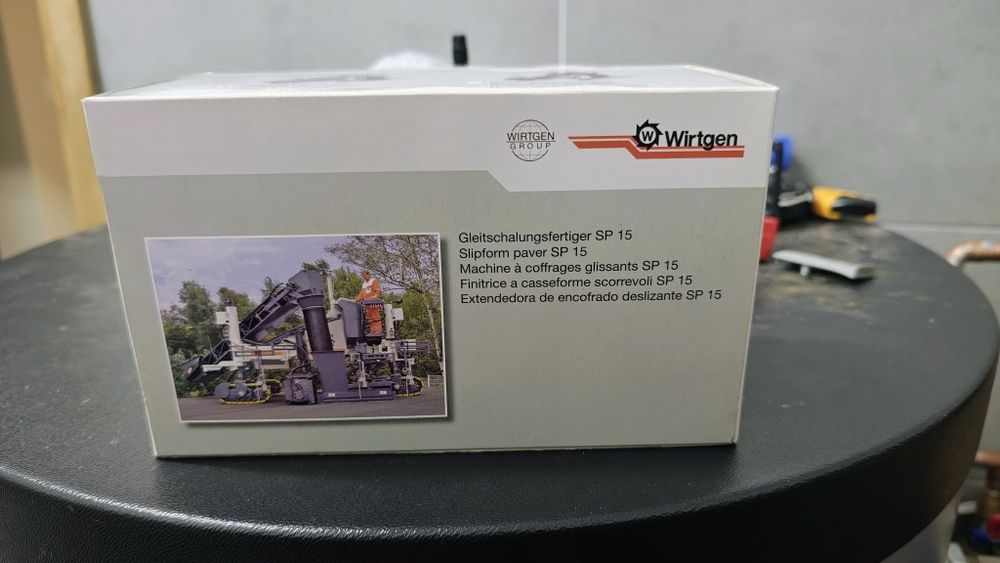 NZG - WIRTGEN SP15i - Machine a coffrage glissant - 1/50