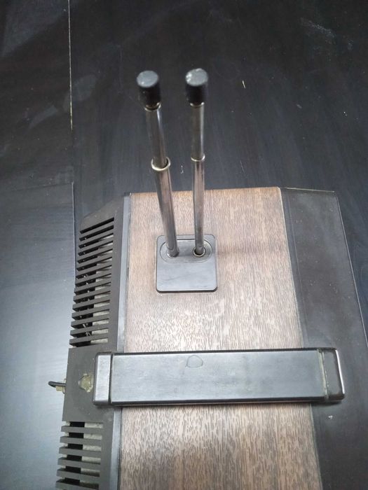 Telewizor UNITRA WZT Vela T 206 PRL lata 80