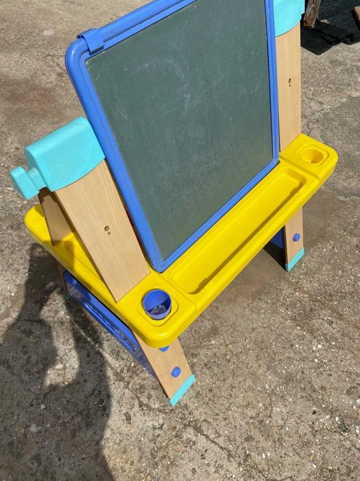 Quadro e cavalete de criança