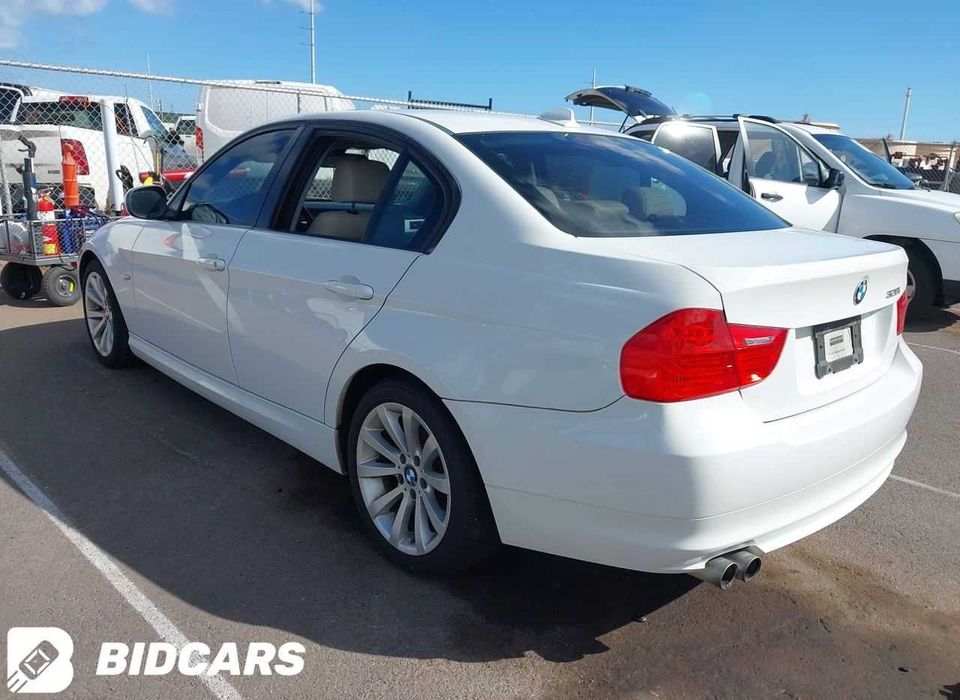 BMW E90 328i 2011 części