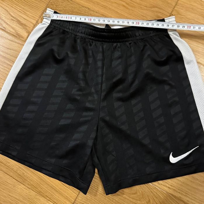 Дитячі шорти Nike 9-10 років