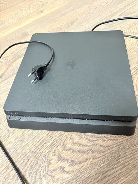 Playstation slim 1TB з джойстиками