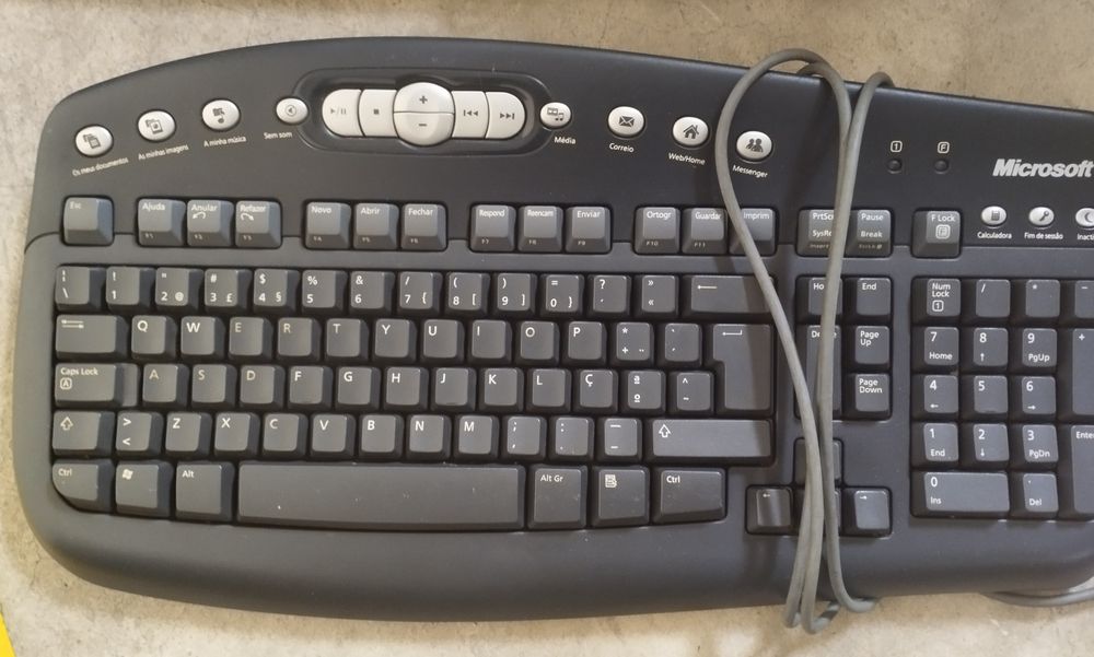 PCs, Monitores, teclados, radio