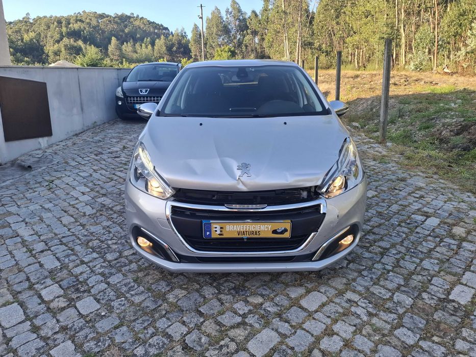Peugeot 208 1.6 BlueHDi Style Apenas 111 Mil Kms Nacional de 2016/11