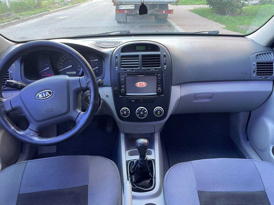 Оренда Kia Cerato 2008 року