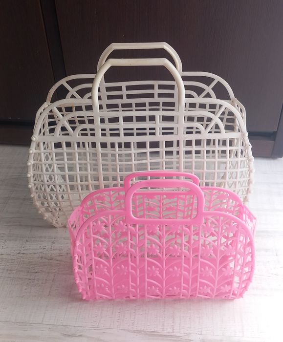 Plastikowe koszyki na zakupy