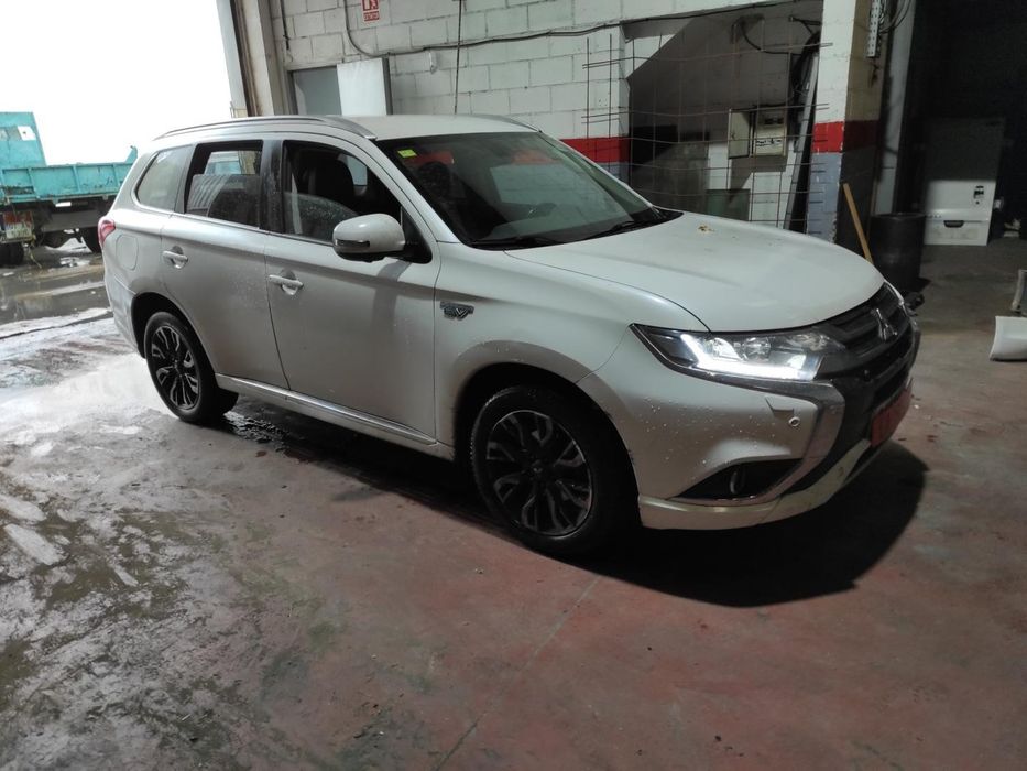 Chapeleira Da Mala Mitsubishi Outlander