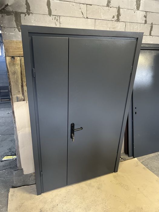 Полуторні вхідні двері/металеві двері залізні від Виробника/в наявност