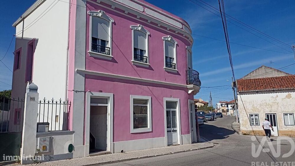 Apartamento T5 em Valado dos Frades de 498,00 m2