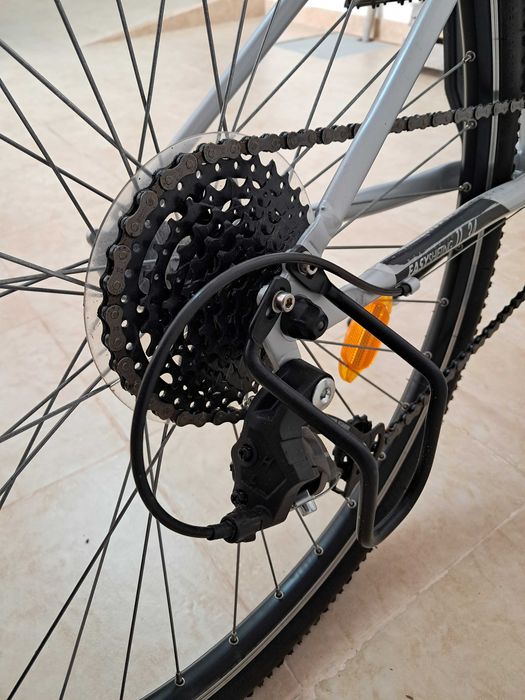 Bicicleta de Trekking Riverside 120  (L). + Capaceta
