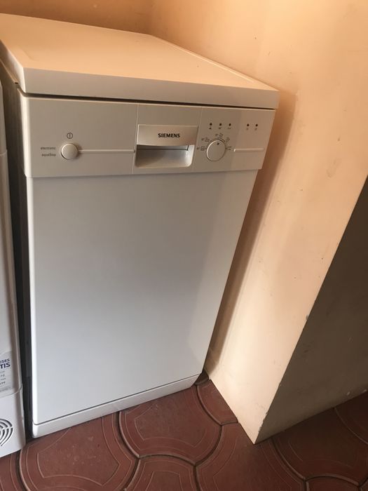 Продам німецьку посудомийну  машинку 45 см. Siemens.