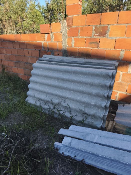 Telha lusalit em bom estado