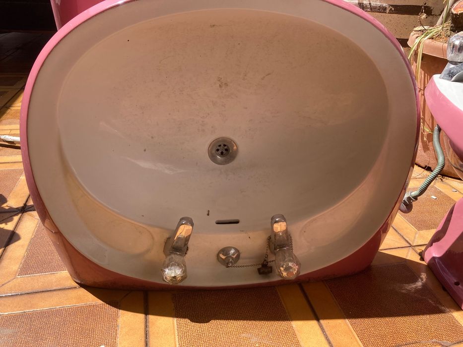 Sanitários vintage sacavém ( sanita, lavatório, bidé ) Rosa e branco