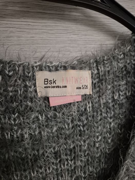 Sweter puchaty Bershka - S