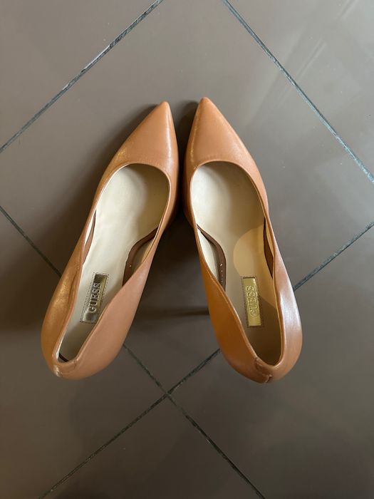 Туфлі на підборах Guess