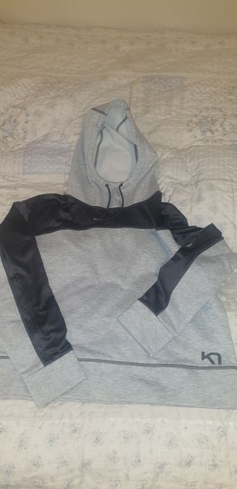 KARI TRRA bluza z kapturem M