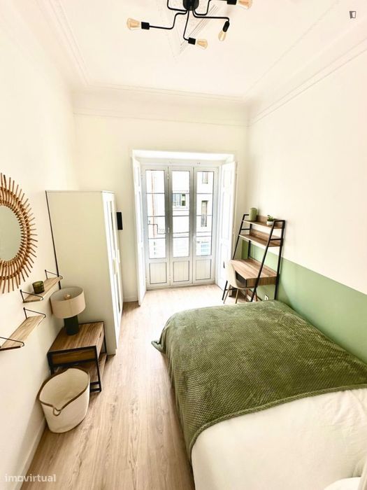 Quarto - localizado em Santa Apolónia Lisbon