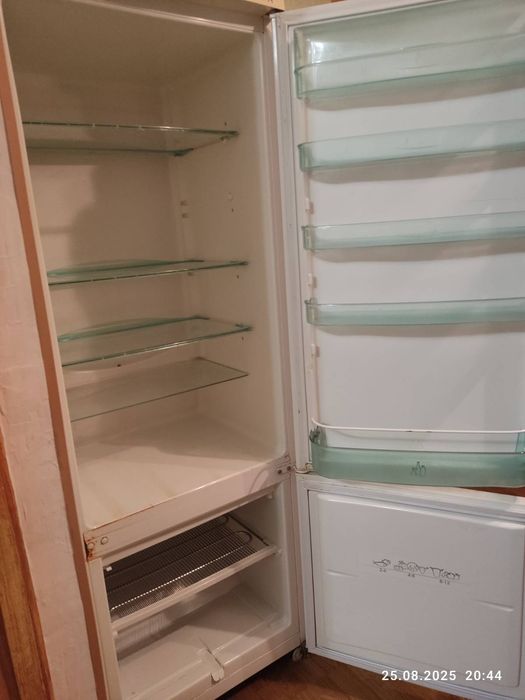 Полички в холодильник  snaige RF315