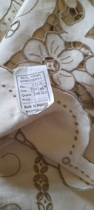 Toalha linho bordado madeira