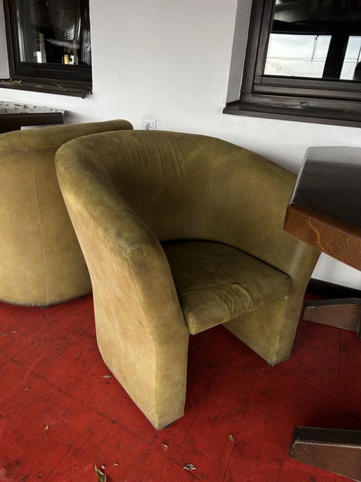 Крісло зеленого кольору