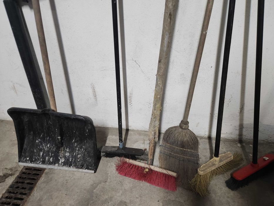 NARZĘDZIA OGRODNICZE ROLNICZE łopata do śniegu miotła kopaczka widły