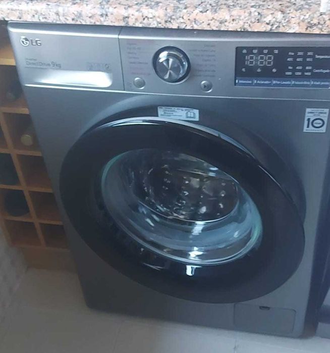 Máquina de lavar roupa LG Direct Drive 9kg