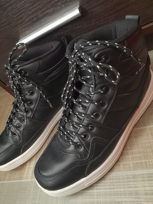 BONA, натуральная кожа. Состояние идеальное.