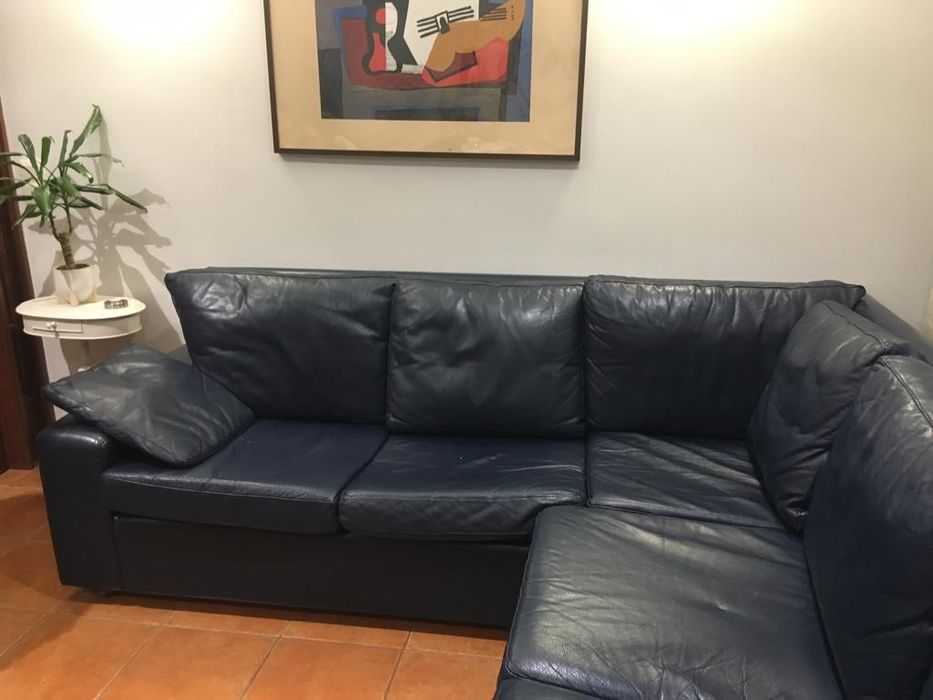 Vendo sofá  de canto empele verdadeira